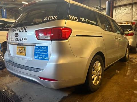 2016 Kia Sedona, VIN KNDMA5C19G6104798. Фото 4 з 6 з аукціону Copart. Каталог авто зі США OpenDataCar.