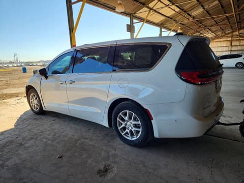 2023 Chrysler Pacifica, VIN 2C4RC1BG1PR575318. Фото 2 з 6 з аукціону Copart. Каталог авто зі США OpenDataCar.