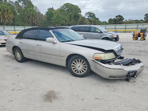 2003 Lincoln Town Car, VIN 1LNHM82W73Y633166. Фото 4 з 6 з аукціону Copart. Каталог авто зі США OpenDataCar.