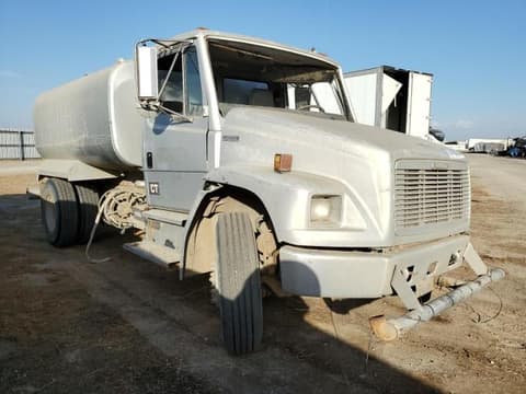 2000 Freightliner Medium Conventional, VIN 1FV6HLBA0YHG76334. Photo 4 of 6 from Copart auction. OpenDataCar US salvage catalog.