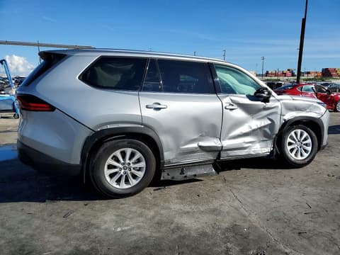 2025 Toyota Highlander, VIN 5TDAAAA55SS029513. Фото 3 з 6 з аукціону Copart. Каталог авто зі США OpenDataCar.