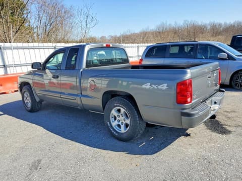 2005 Dodge Dakota, VIN 1D7HW42N15S133627. Фото 2 из 6 с аукциона Copart. Каталог авто из США OpenDataCar.