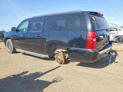 2013 Chevrolet Suburban, VIN 1GNSCJE0XDR266780. Фото 2 з 6 з аукціону Copart. Каталог авто зі США OpenDataCar.