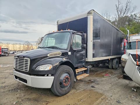 2012 Freightliner M2 106, VIN 1FVACWDT4CHBF8224. Фото 2 з 6 з аукціону Copart. Каталог авто зі США OpenDataCar.