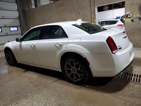 2015 Chrysler 300, VIN 2C3CCAGG6FH868378. Фото 2 из 6 с аукциона Copart. Каталог авто из США OpenDataCar.