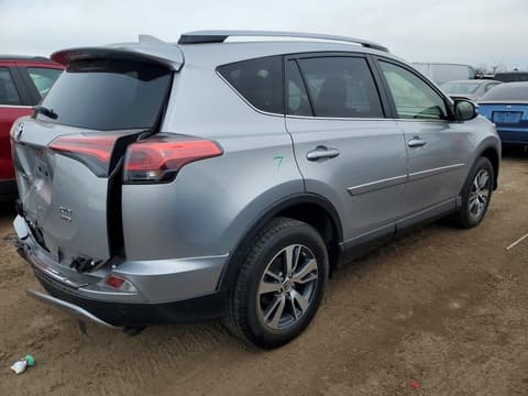 2018 Toyota RAV4, VIN JTMRFREVXJJ246385. Фото 3 з 6 з аукціону Copart. Каталог авто зі США OpenDataCar.