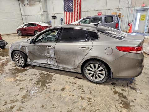2017 Kia Optima, VIN 5XXGU4L35HG167481. Zdjęcie 2 z 6 z aukcji Copart. Katalog aut z USA OpenDataCar.