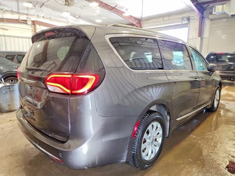 2017 Chrysler Pacifica, VIN 2C4RC1BG5HR788807. Фото 3 з 6 з аукціону Copart. Каталог авто зі США OpenDataCar.
