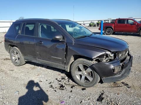 2017 Jeep Compass, VIN 1C4NJDEB7HD190260. Фото 4 з 6 з аукціону Copart. Каталог авто зі США OpenDataCar.