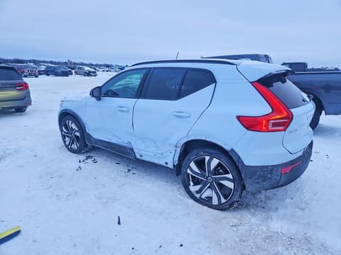 2025 Volvo XC40, VIN YV4L12UCXS2465867. Фото 2 из 6 с аукциона Copart. Каталог авто из США OpenDataCar.