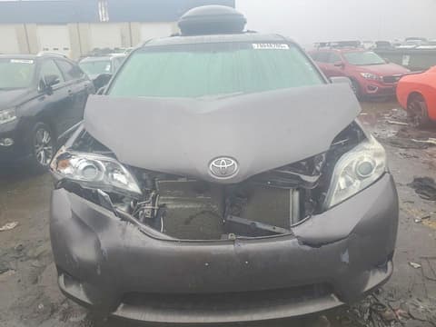 2017 Toyota Sienna, VIN 5TDKZ3DC9HS787334. Фото 5 з 6 з аукціону Copart. Каталог авто зі США OpenDataCar.