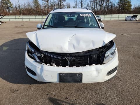 2017 Volkswagen Tiguan, VIN WVGBV7AX1HK050626. Фото 5 з 6 з аукціону Copart. Каталог авто зі США OpenDataCar.