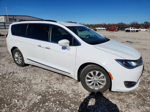 2017 Chrysler Pacifica, VIN 2C4RC1BG8HR657869. Фото 4 з 6 з аукціону Copart. Каталог авто зі США OpenDataCar.