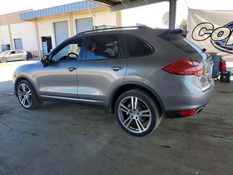2011 Porsche Cayenne, VIN WP1AE2A25BLA92501. Фото 2 з 6 з аукціону Copart. Каталог авто зі США OpenDataCar.