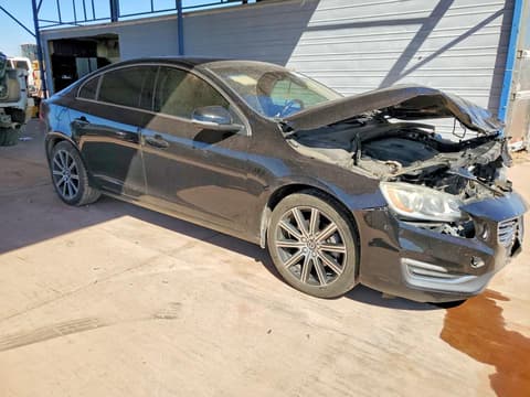 2017 Volvo S60, VIN LYV402HK9HB137696. Фото 4 з 6 з аукціону Copart. Каталог авто зі США OpenDataCar.