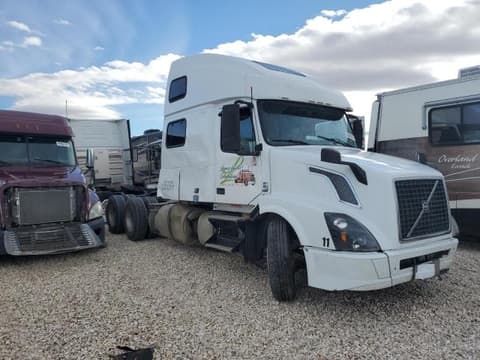 2017 Volvo VNL, VIN 4V4NC9EH7HN974285. Фото 1 з 6 з аукціону Copart. Каталог авто зі США OpenDataCar.