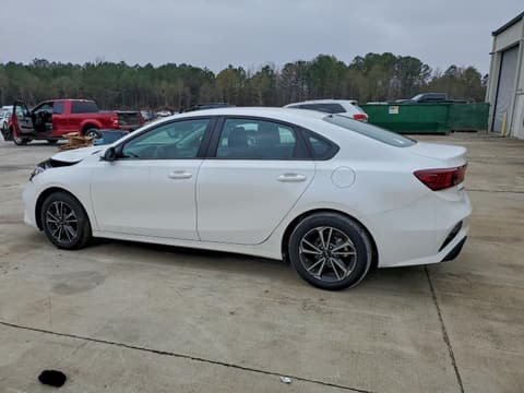 2024 Kia Forte, VIN 3KPF24AD4RE728650. Фото 2 з 6 з аукціону Copart. Каталог авто зі США OpenDataCar.
