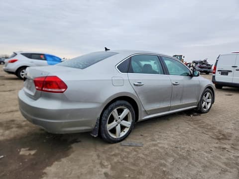 2013 Volkswagen Passat, VIN 1VWBN7A3XDC069646. Фото 3 з 6 з аукціону Copart. Каталог авто зі США OpenDataCar.