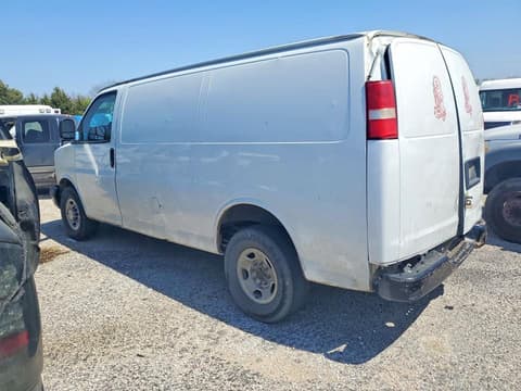 2013 Chevrolet Express G2500, VIN 1GCWGFBA3D1161120. Фото 2 з 6 з аукціону Copart. Каталог авто зі США OpenDataCar.