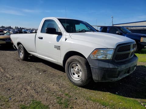 2019 Ram 1500, VIN 3C6JR6DG3KG682639. Фото 4 из 6 с аукциона Copart. Каталог авто из США OpenDataCar.
