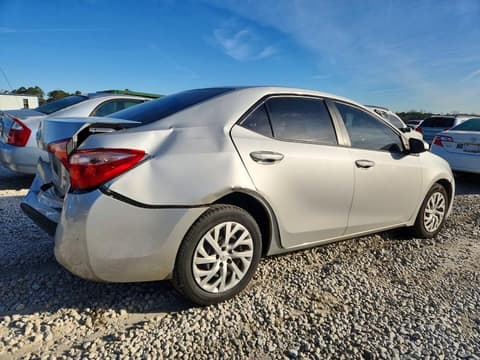 2018 Toyota Corolla, VIN 5YFBURHE5JP831731. Фото 3 з 6 з аукціону Copart. Каталог авто зі США OpenDataCar.