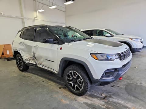 2025 Jeep Compass, VIN 3C4NJDDN1ST559143. Фото 4 из 6 с аукциона Copart. Каталог авто из США OpenDataCar.