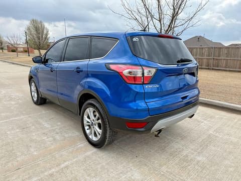 2017 Ford Escape, VIN 1FMCU0GD9HUE39045. Фото 3 з 6 з аукціону Copart. Каталог авто зі США OpenDataCar.