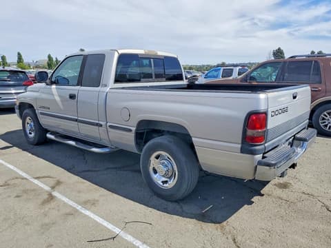 1999 Dodge Ram 2500, VIN 3B7KC23W5XG202592. Фото 2 из 6 с аукциона Copart. Каталог авто из США OpenDataCar.