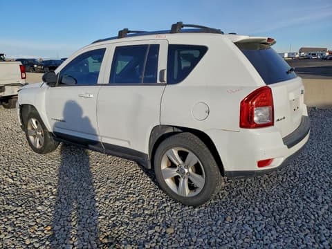 2013 Jeep Compass, VIN 1C4NJDEB7DD236731. Фото 2 з 6 з аукціону Copart. Каталог авто зі США OpenDataCar.
