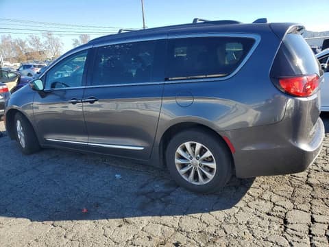2017 Chrysler Pacifica, VIN 2C4RC1BG6HR569452. Фото 2 з 6 з аукціону Copart. Каталог авто зі США OpenDataCar.
