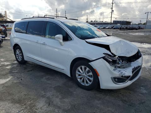 2017 Chrysler Pacifica, VIN 2C4RC1BG2HR564569. Фото 4 з 6 з аукціону Copart. Каталог авто зі США OpenDataCar.