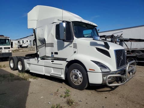 2025 Volvo VNR, VIN 4V4WC9EH3SN688753. Zdjęcie 1 z 6 z aukcji Copart. Katalog aut z USA OpenDataCar.