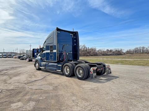 2017 Kenworth T680, VIN 1XKYDP9X3HJ151263. Фото 3 з 6 з аукціону Copart. Каталог авто зі США OpenDataCar.