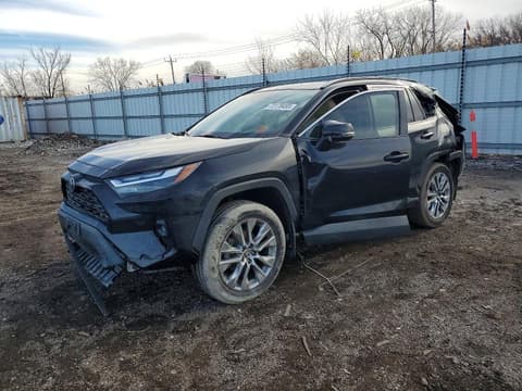 2024 Toyota RAV4, VIN 2T3A1RFV4RC401912. Фото 1 з 6 з аукціону Copart. Каталог авто зі США OpenDataCar.