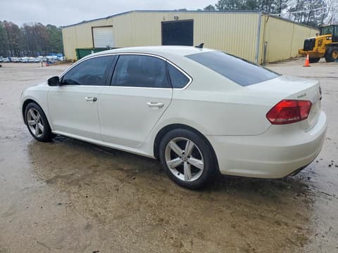 2013 Volkswagen Passat, VIN 1VWBP7A3XDC085016. Фото 2 з 6 з аукціону Copart. Каталог авто зі США OpenDataCar.