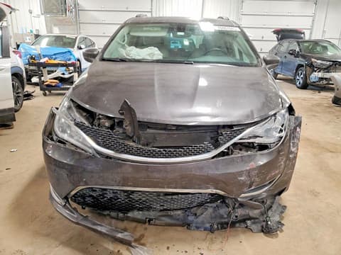 2017 Chrysler Pacifica, VIN 2C4RC1BG9HR517457. Фото 5 з 6 з аукціону Copart. Каталог авто зі США OpenDataCar.