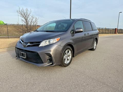 2018 Toyota Sienna, VIN 5TDKZ3DC1JS925096. Фото 2 з 6 з аукціону Copart. Каталог авто зі США OpenDataCar.