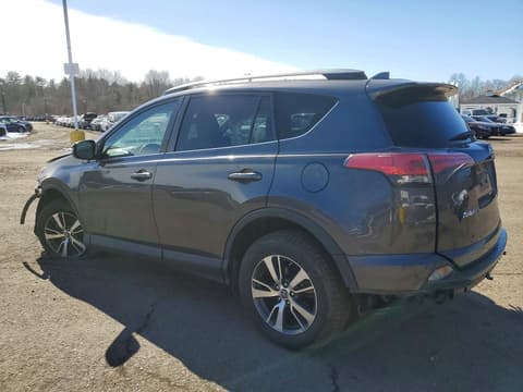 2017 Toyota RAV4, VIN 2T3RFREVXHW625379. Фото 2 з 6 з аукціону Copart. Каталог авто зі США OpenDataCar.