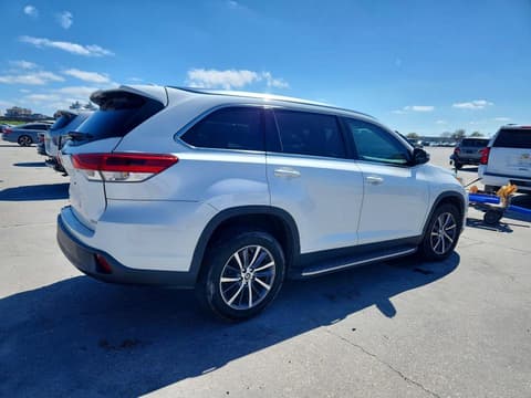 2019 Toyota Highlander, VIN 5TDKZRFH5KS309172. Фото 3 з 6 з аукціону Copart. Каталог авто зі США OpenDataCar.