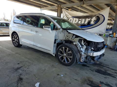 2018 Chrysler Pacifica, VIN 2C4RC1GG2JR358022. Фото 4 з 6 з аукціону Copart. Каталог авто зі США OpenDataCar.