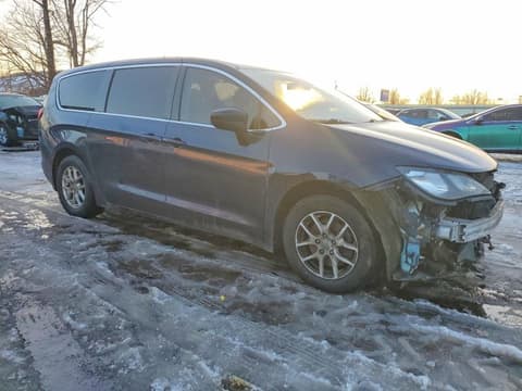 2018 Chrysler Pacifica, VIN 2C4RC1DG8JR253747. Фото 4 з 6 з аукціону Copart. Каталог авто зі США OpenDataCar.