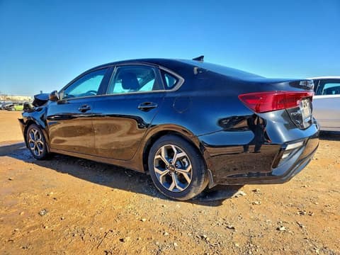 2021 Kia Forte, VIN 3KPF24AD1ME381397. Фото 2 з 6 з аукціону Copart. Каталог авто зі США OpenDataCar.