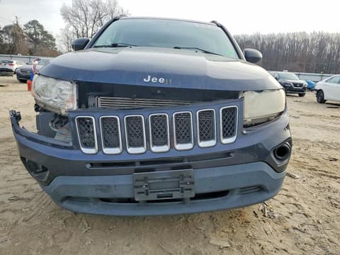 2011 Jeep Compass, VIN 1J4NT1FA8BD139074. Фото 5 з 6 з аукціону Copart. Каталог авто зі США OpenDataCar.