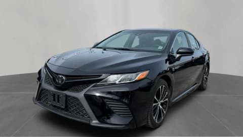 2018 Toyota Camry, VIN 4T1B11HK0JU643925. Zdjęcie 2 z 6 z aukcji Copart. Katalog aut z USA OpenDataCar.