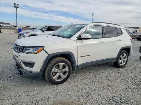 2019 Jeep Compass, VIN 3C4NJDBB2KT813855. Фото 1 з 6 з аукціону Copart. Каталог авто зі США OpenDataCar.
