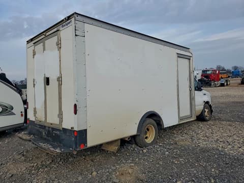 2021 Ford Econoline E350, VIN 1FDWE3FK4MDC34075. Фото 3 з 6 з аукціону Copart. Каталог авто зі США OpenDataCar.