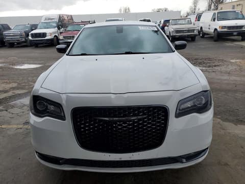 2019 Chrysler 300, VIN 2C3CCABG4KH601113. Фото 5 з 6 з аукціону Copart. Каталог авто зі США OpenDataCar.