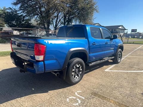 2017 Toyota Tacoma, VIN 3TMCZ5AN0HM066194. Фото 4 з 6 з аукціону Copart. Каталог авто зі США OpenDataCar.