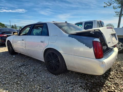 2004 Cadillac Deville, VIN 1G6KF57984U218164. Zdjęcie 2 z 6 z aukcji Copart. Katalog aut z USA OpenDataCar.
