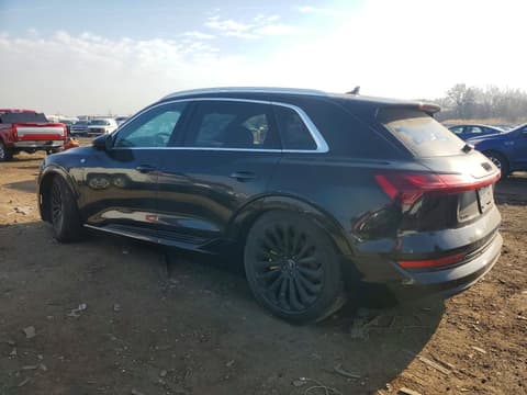 2019 Audi e-tron, VIN WA1VABGE9KB017011. Фото 2 з 6 з аукціону Copart. Каталог авто зі США OpenDataCar.